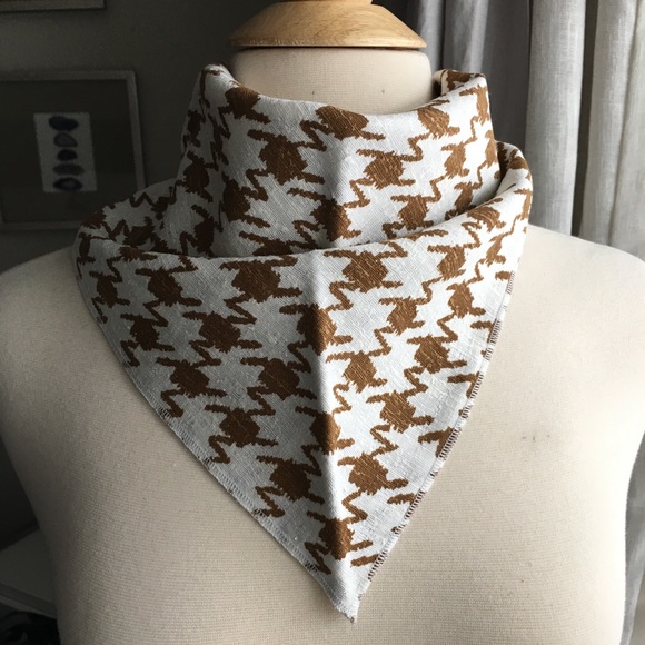 Brown and white houndstooth bandana necktie - Picture 2 of 7